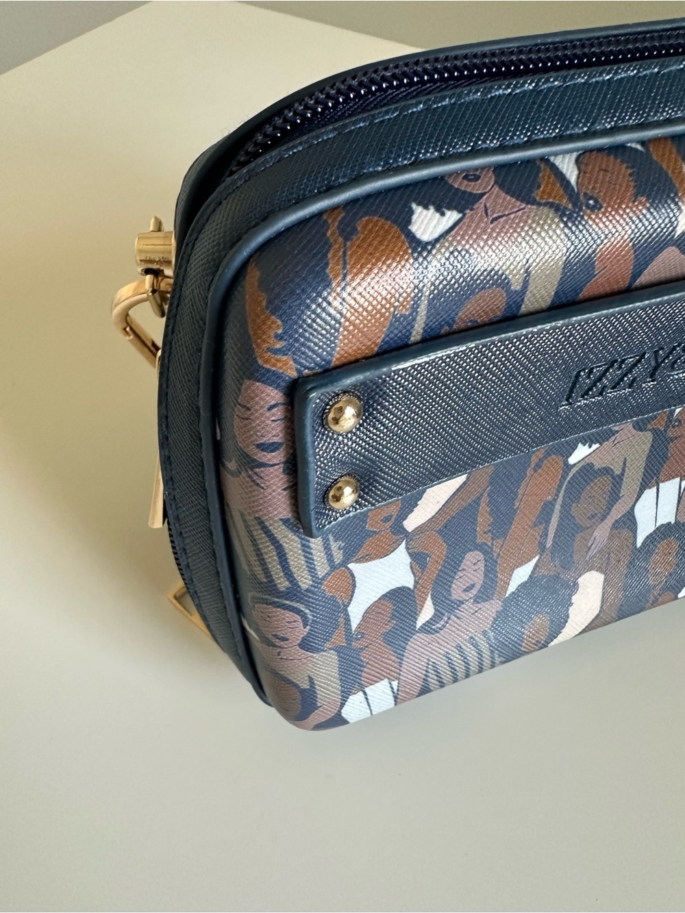 Izzy & Liv Crossbody Bag | Women Empowerment Print | Navy Blue | Gold Hardware - Picture 3 of 13